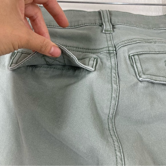 CAbi Sage Green Celadon Cargo Skinny Stretch Low Rise Jeans 4 - Picture 10 of 16
